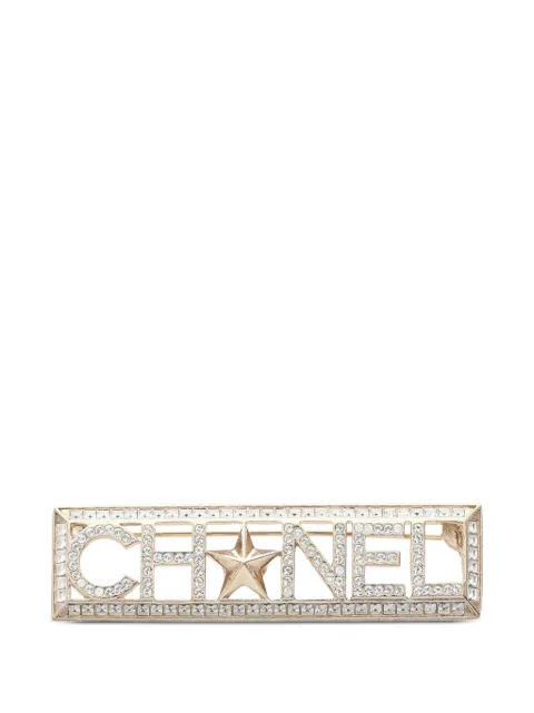 CHANEL Pre-Owned 2017 rhinestone logo brooch Gold 1082678