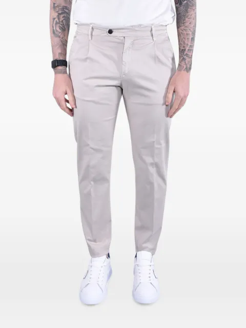 Eleventy pleated garment-dyed chino pants Neutrals M75PANL06TET0G002
