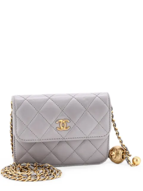 CHANEL Pre-Owned Pearl Crush Flap Clutch with Chain Quilted Lambskin Mini crossbody bag Grey 6WK24OAGOQDLLWL5