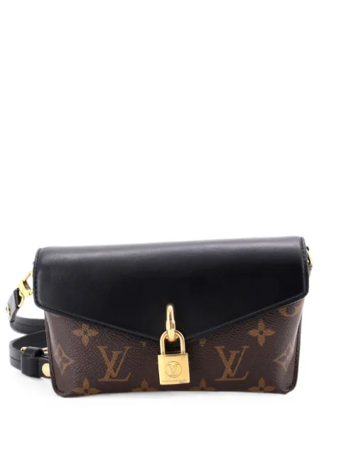 Louis Vuitton Pre-Owned Padlock on Strap Handbag Monogram Canvas and Leather crossbody bag Black LFDJTI5ZQ64PWEHN