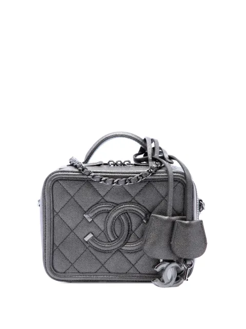 CHANEL Pre-Owned 2018-2019 Small Metallic Caviar CC Filigree Vanity Case satchel Grey 6KV5IEBY0OLG0XBB