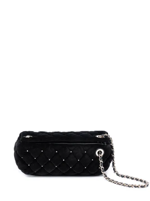 CHANEL Pre-Owned 2021-2026 Quilted Velvet Diamante Wristlet clutch bag Black HGF7QAWR7MXSHPFE
