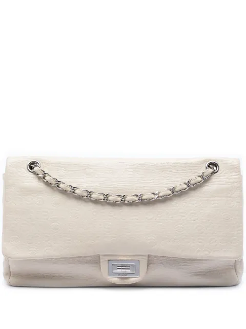 CHANEL Pre-Owned 2008-2009 Maxi Embossed Calfskin 31 Rue Cambon Reissue 2.55 Double Flap shoulder bag White MTLQ1HMVMU389R6S