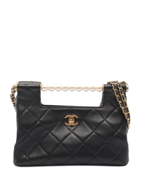 CHANEL Pre-Owned 2021 Matelassé pearl-handle shoulder bag Black 1082500L9230G72