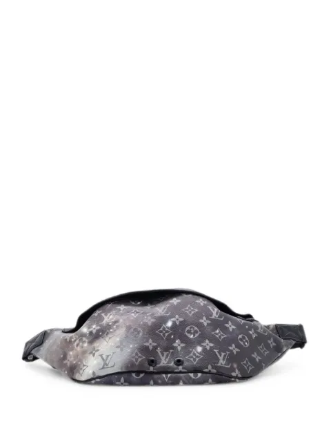 Louis Vuitton Pre-Owned Discovery Bumbag Limited Edition Monogram Galaxy Canvas belt bag Black R3BWA6923X6TCU6O