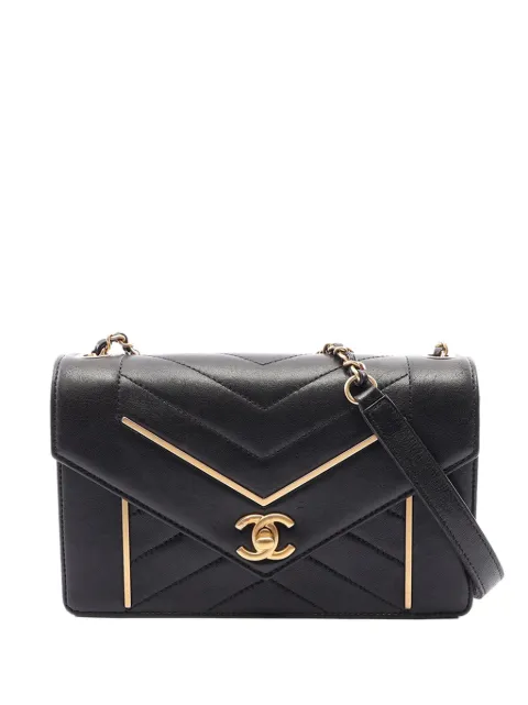 CHANEL Pre-Owned 2017-2018 Small Reversed Chevron Lambskin Flap crossbody bag Black 5QYRLRZR8VO3TMJR