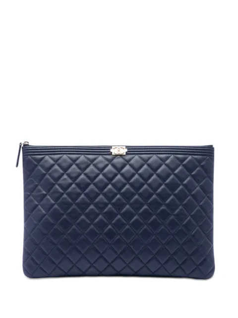 CHANEL Pre-Owned 2016-2017 Large Quilted Lambskin Boy O Case clutch bag Blue ZO7NVLF0LTT123KA