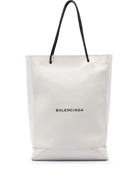 Balenciaga Pre-Owned 2017 Large Calfskin Logo North South Shopping tote bag White APAIS5R2D6L23WU9
