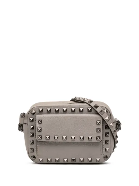 Valentino Garavani Pre-Owned 2018-2026 Pebbled Calfskin Rockstud Flap Pocket Camera Bag crossbody bag Grey 9FDHTHZ3QYLE4FW8