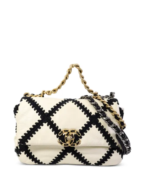 CHANEL Pre-Owned Chanel 19 shoulder bag Neutrals AS1161