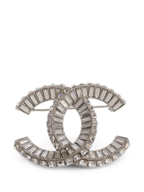 CHANEL Pre-Owned CC crystal-embellished brooch Silver BROOCH