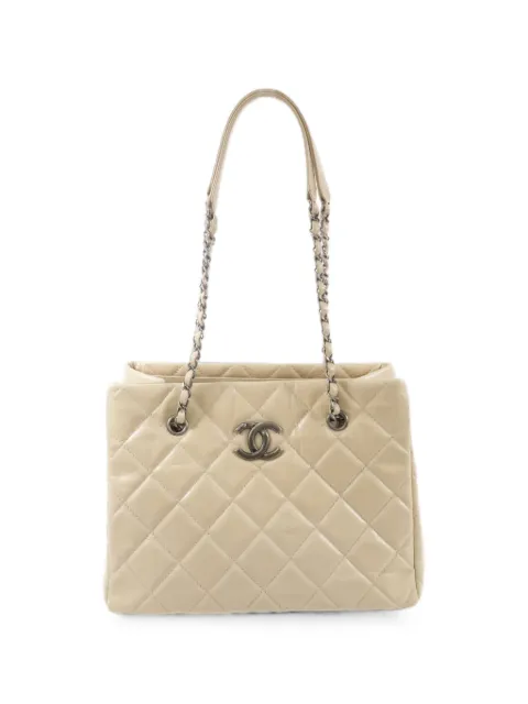 CHANEL Pre-Owned interlocking-CC tote bag Neutrals TOTEBAG