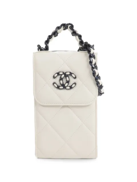 CHANEL Pre-Owned CC 19 leather phone holder Neutrals AP1773