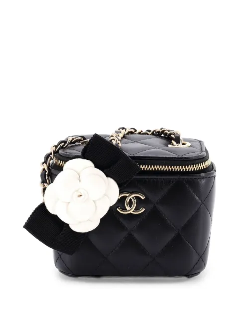 CHANEL Pre-Owned Camellia Bow Vanity Case with Chain Quilted Lambskin Mini crossbody bag Black R5CKLUT617ZWPLDZ