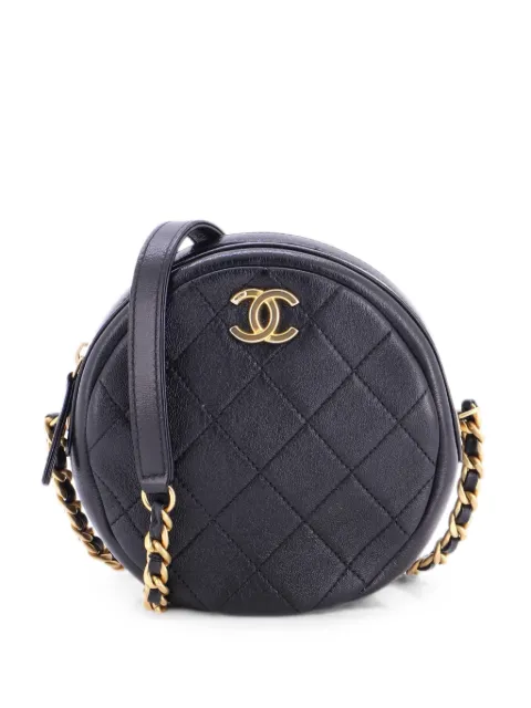 CHANEL Pre-Owned Round Chain Quilted Shiny Lambskin Small crossbody bag Black WLANW9CWRKVGOY3S
