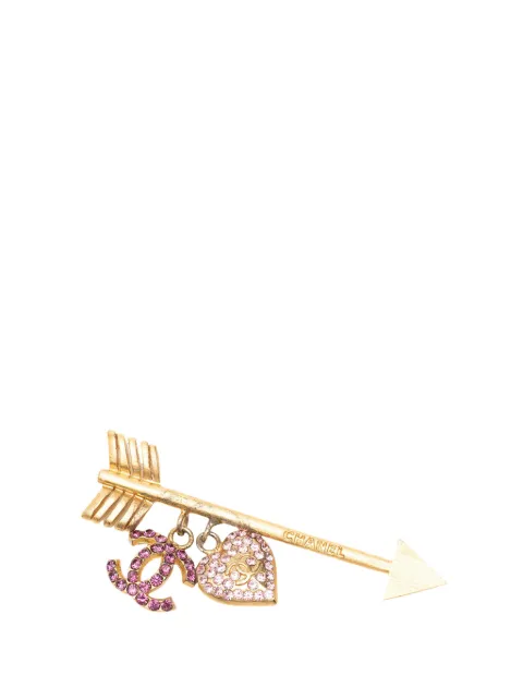 CHANEL Pre-Owned 2002 CC Gold Plated Strass Arrow Heart Charm Pin Brooch costume brooch Gold DDG9N6LNXRUQECJX