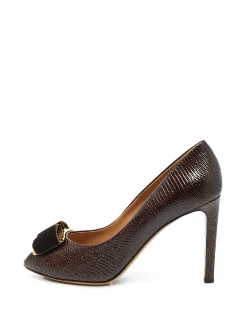 Ferragamo Pre-Owned Vara peep-toe heeled pumps Brown 1363966