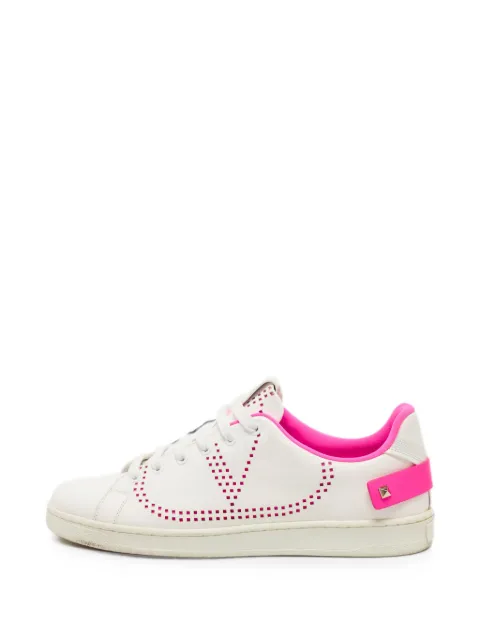 Valentino Garavani Pre-Owned VLogo Rockstud sneakers White 1364281