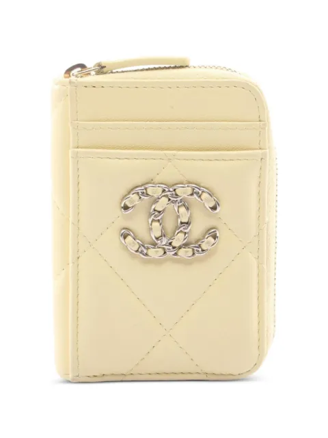 CHANEL Pre-Owned 19 matelassé wallet Yellow 1072053TAKXKU5E
