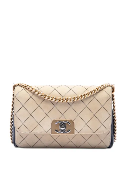 CHANEL Pre-Owned 2016-2017 CC Stitched Suede and Calfskin Single Flap crossbody bag Neutrals RVWJPHD7YZ3ORN2I