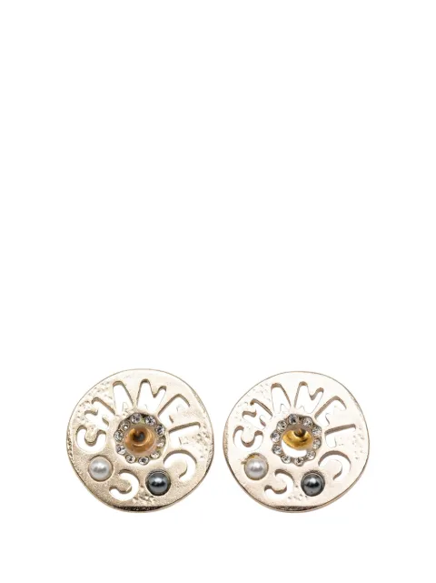 CHANEL Pre-Owned 1990-2010 Gold Plated Strass Faux Pearl Coco Logo Disc Pushback Earrings costume earrings Gold Q3EJFKQYGFZ5IDVB
