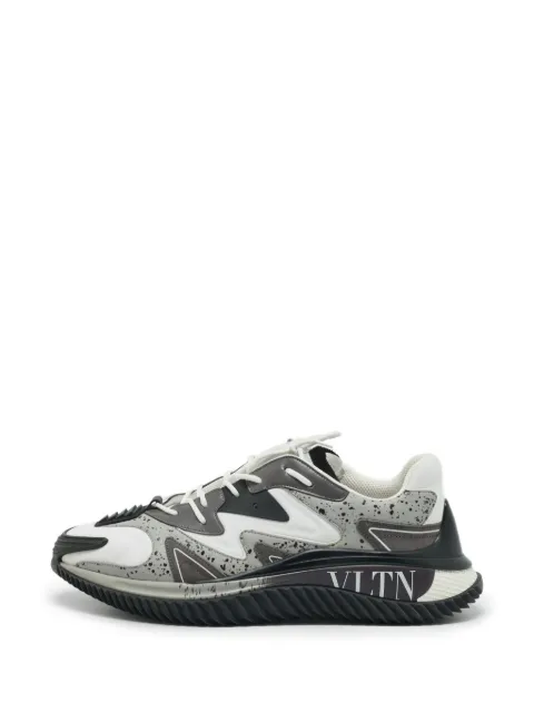 Valentino Garavani Pre-Owned Wade Runner panelled sneakers Grey 1351067
