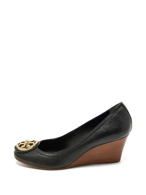 Tory Burch logo-detail wedge pumps Black 1259906