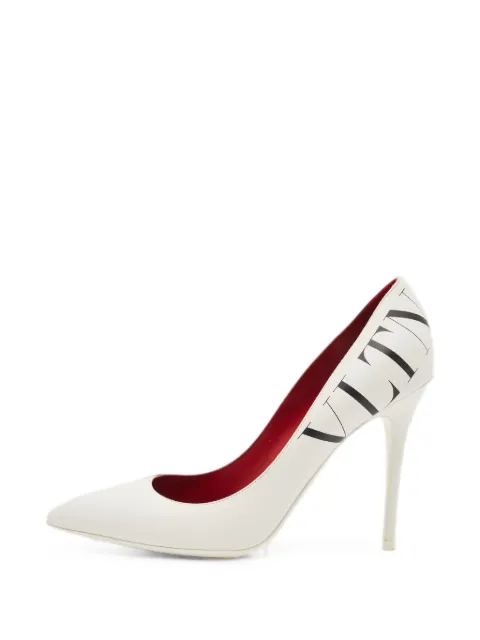 Valentino Garavani Pre-Owned VLTN pointed-toe pumps White 1336243