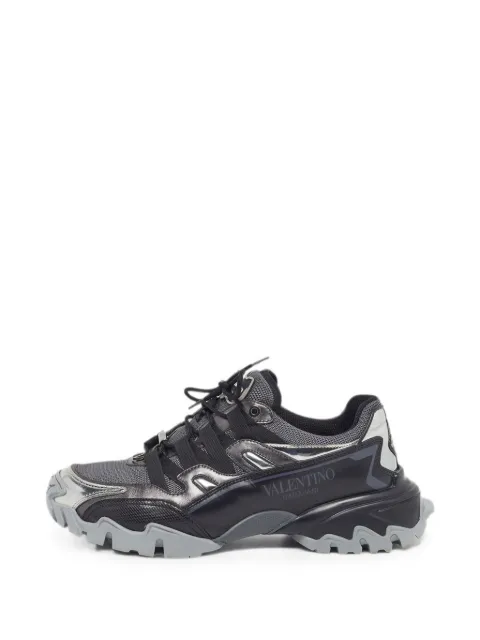 Valentino Garavani Pre-Owned Climbers VLogo sneakers Black 1306707