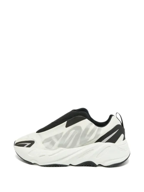 adidas Yeezy Boost 700 MNVN Analog slip-on sneakers White 1333060
