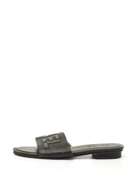CHANEL Pre-Owned logo leather slides Black 1317021