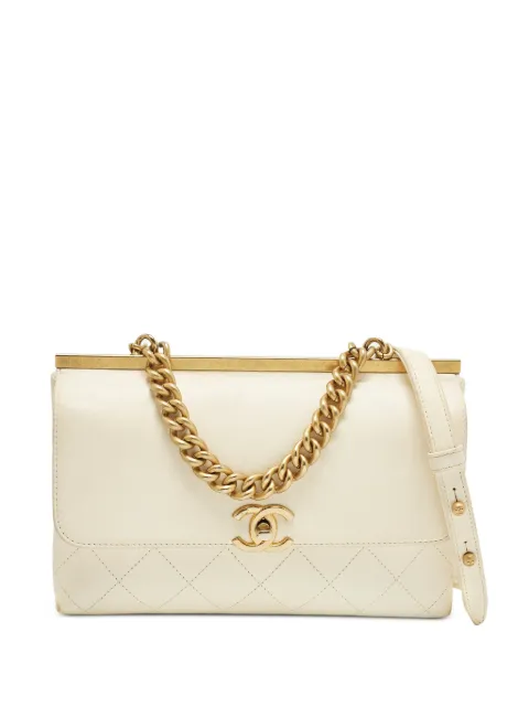 CHANEL Pre-Owned 2018 Coco Luxe quilted flap bag Neutrals 1254835