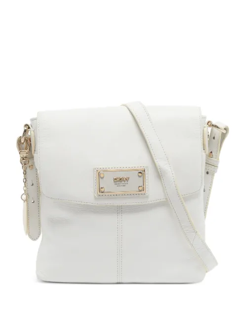 DKNY logo-plaque flap crossbody bag White 1328584