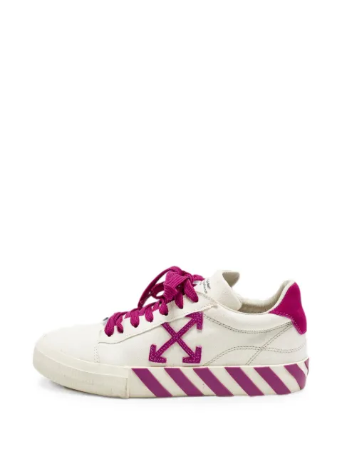 Off-White Pre-Owned Vulcanized low-top sneakers White 1291921