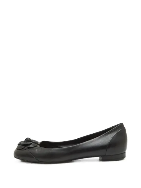 CHANEL Pre-Owned Camelia leather ballet flats Black 1355211