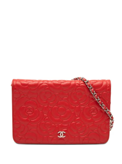 CHANEL Pre-Owned 2019 CC Embossed Lambskin Camellia Wallet On Chain crossbody bag Red BKM8J3VI324GYREY
