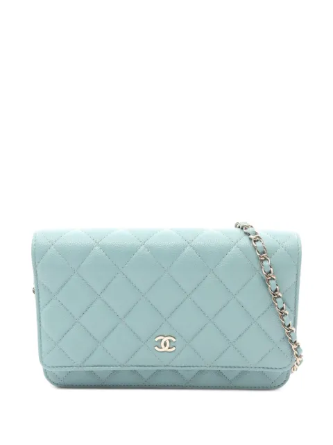 CHANEL Pre-Owned 2019 matelassé caviar skin wallet on chain Green 108006329142215