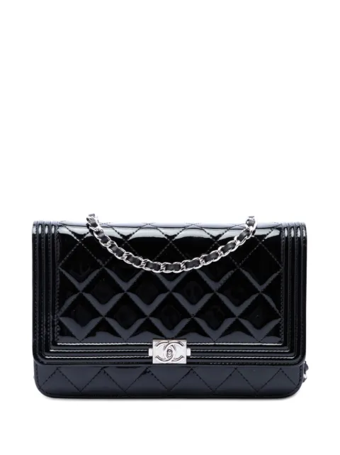 CHANEL Pre-Owned 2014-2015 Quilted Patent Boy Wallet on Chain crossbody bag Black ZIEG06WOA4ORMLG3