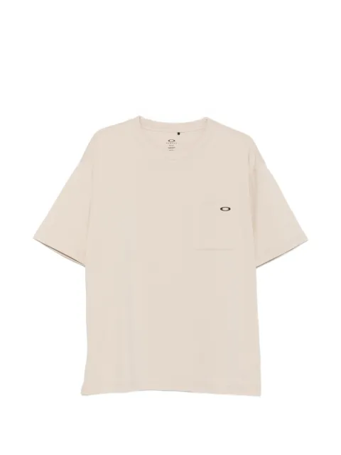 Oakley logo-print chest-pocket T-shirt Neutrals FOA408793