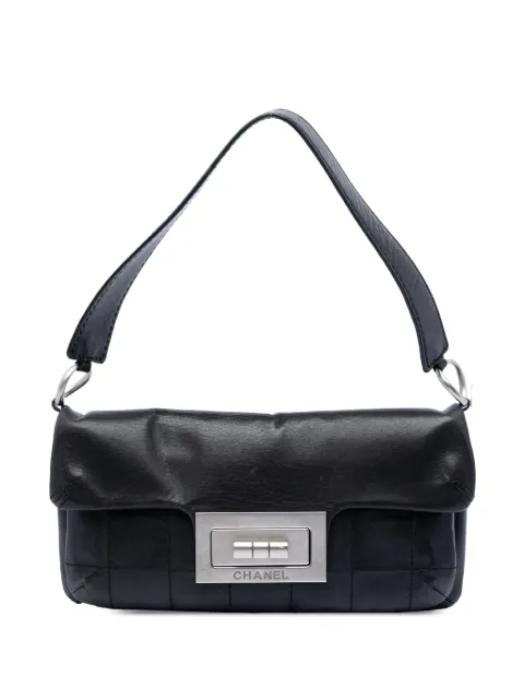 CHANEL Pre-Owned 2003-2004 Chocolate Bar Calfskin Reissue 2.55 Flap shoulder bag Black CRZ03SPQ8V4VT5RE