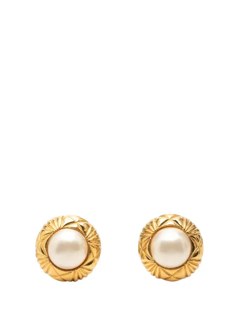 CHANEL Pre-Owned 1970-1980 CC Gold Plated Quilted Faux Pearl Clip On Earrings costume earrings Gold P6JVGSVZ8I8V8NN0
