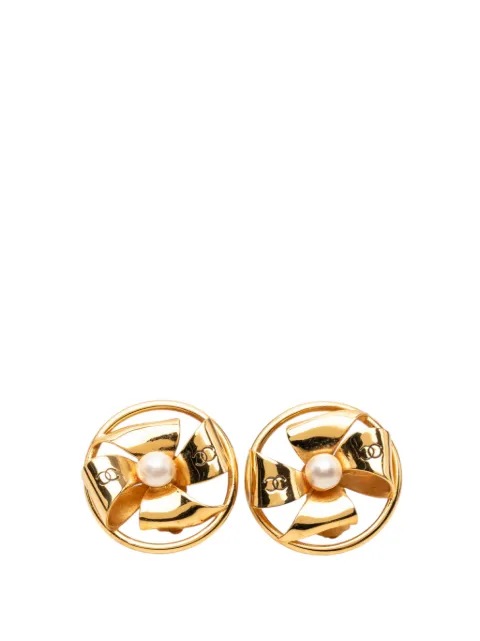 CHANEL Pre-Owned 1990-2010 CC Gold Plated Faux Pearl Round Ribbon Clip On Earrings costume earrings Gold 53L2NC40ZWJHRBBK