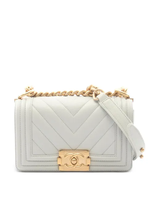 CHANEL Pre-Owned 2021 Boy Chanel chevron-quilted shoulder bag Grey 1075677H61UGXKA
