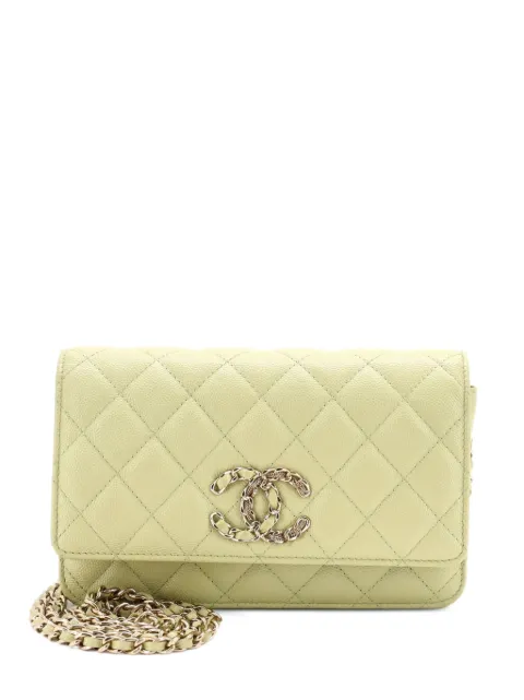 CHANEL Pre-Owned French New Wave Wallet on Chain Quilted Caviar crossbody bag Green 7MYJMGDWZPRBUPFS