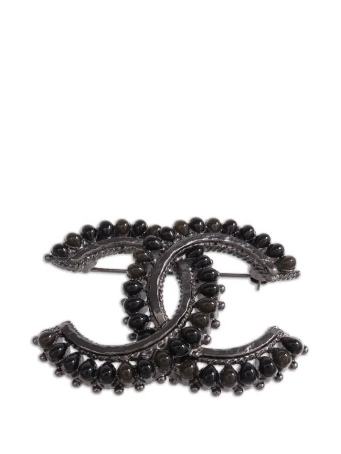 CHANEL Pre-Owned CC metal brooch Grey BROOCH