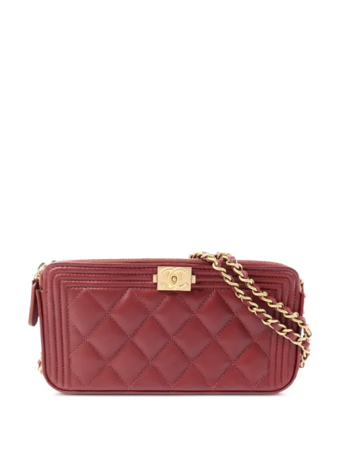 CHANEL Pre-Owned Boy CC chain clutch bag Red A84069