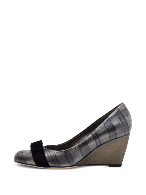 Ferragamo Pre-Owned Vara Bow patterned wedge pumps Grey 1329753