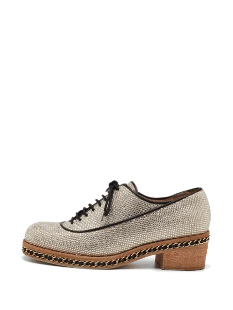 CHANEL Pre-Owned crystal-embellished chain-trim Oxford shoes Neutrals 1338384