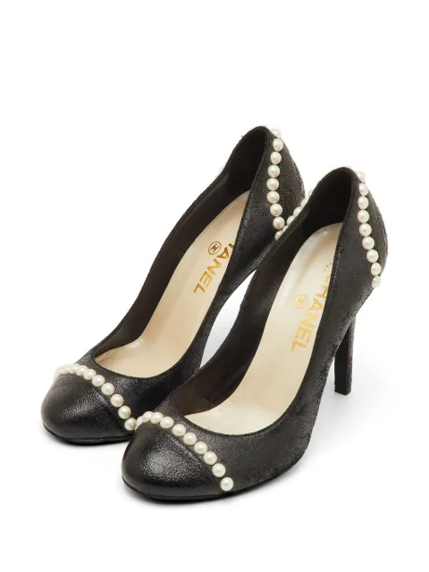 CHANEL Pre-Owned pearl-embellished pumps Black 1295699