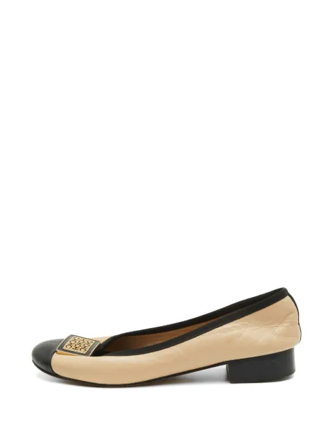 Carolina Herrera Vintage logo cap-toe flat pumps Neutrals 1318570